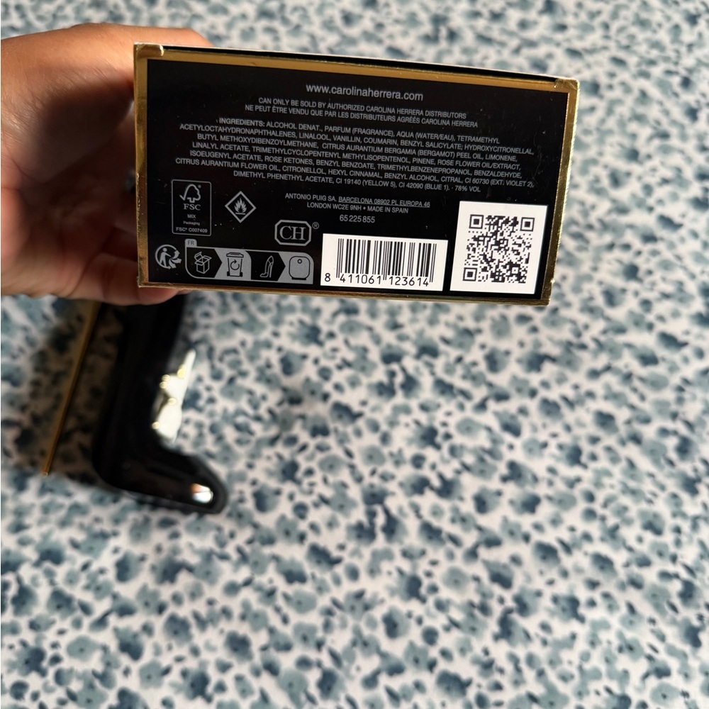 Carolina Herrera jasmine perfume - Picture 3 of 3